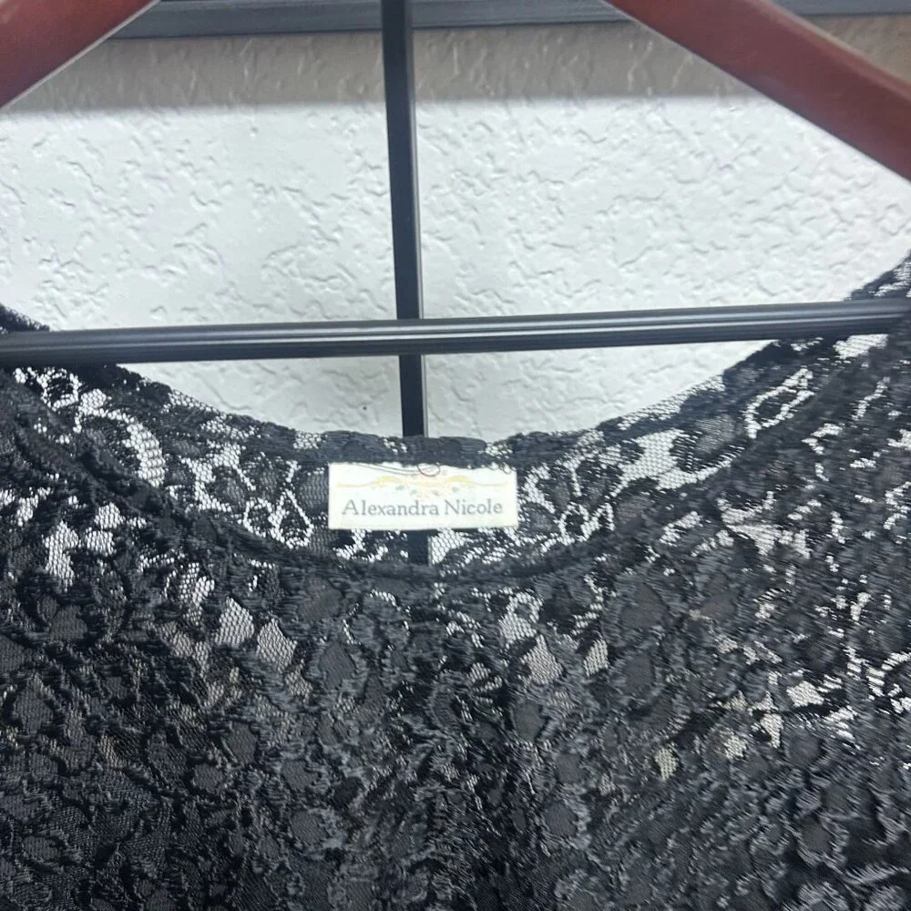 Alexandra Nicole Pull-Over Black Lace Blouse Size Medium